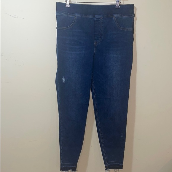 Women's Spanx Distressed Ankle Skinny Denim Jean - Picture 5 of 9